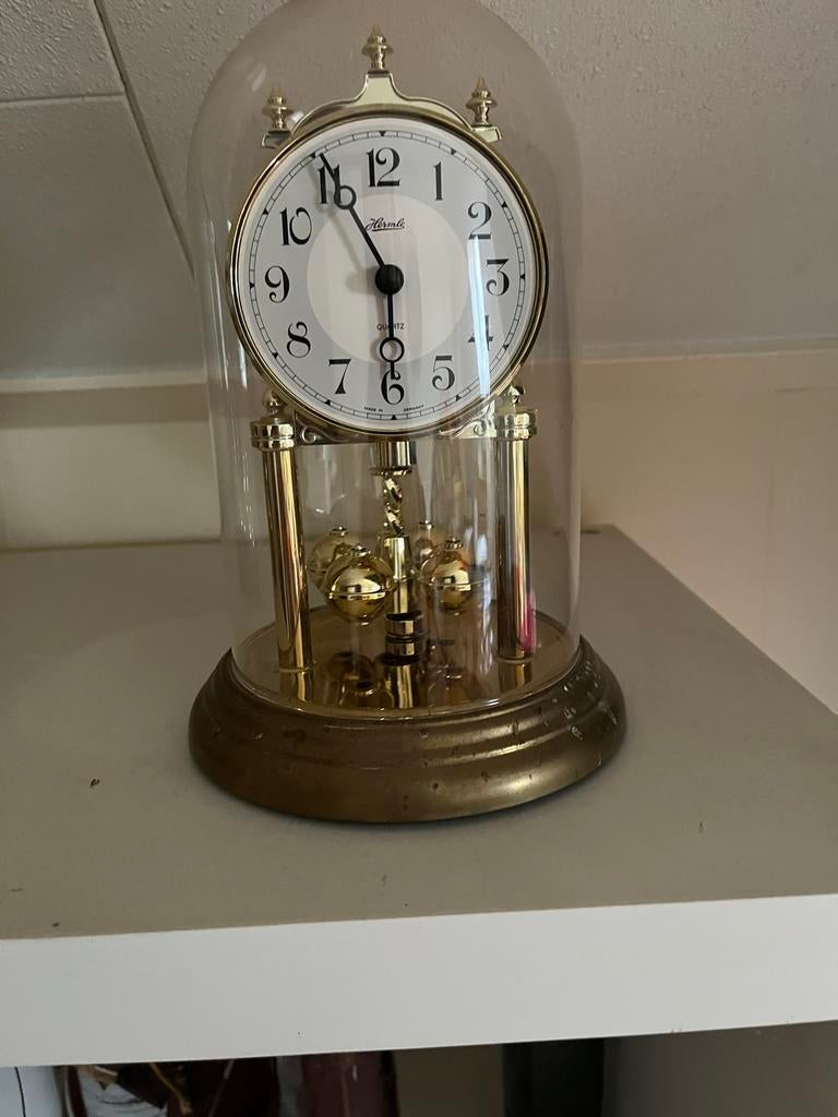 Hermle Quartz Pendule Klok met Glazen Stolp, Ophalen