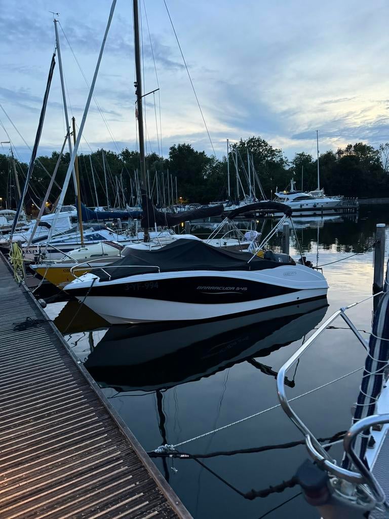 Mooie console boot, Watersport en Boten, Vis- en Consoleboten, Gebruikt, Tot 10 pk, 3 tot 6 meter, Benzine, Buitenboordmotor, Polyester