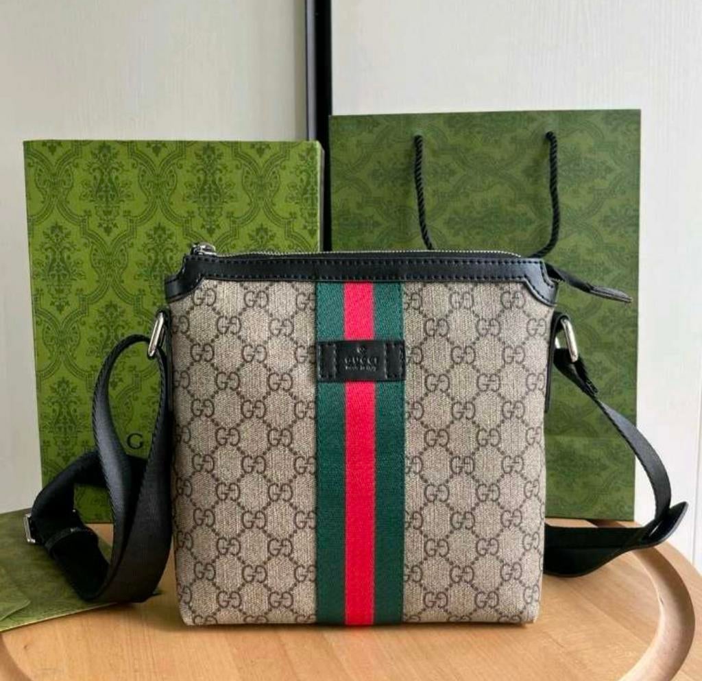 Gucci Schoudertas, Sieraden, Tassen en Uiterlijk, Tassen | Damestassen, Ophalen of Verzenden, Zo goed als nieuw, Bruin, Schoudertasje