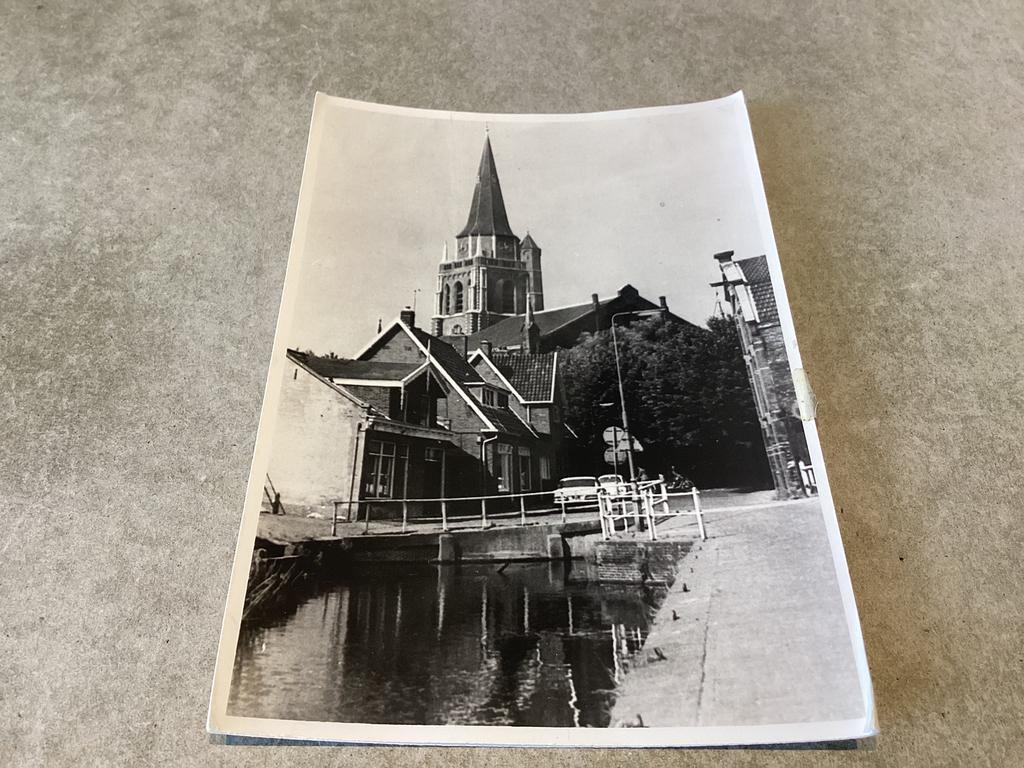Voorschoten.      Panorama met Ned. Herv. Kerk, Ophalen of Verzenden