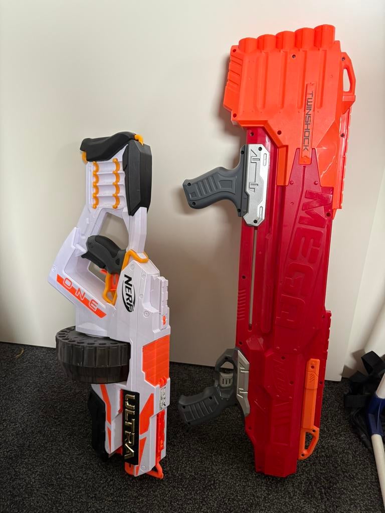 5 Nerf pistolen en veel pijltjes, Ophalen of Verzenden, Zo goed als nieuw