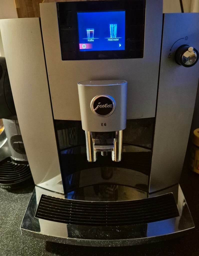 Jura E6 Volautomaat Koffiemachine, Witgoed en Apparatuur, Koffiezetapparaten, 10 kopjes of meer, Ophalen of Verzenden, Koffiemachine