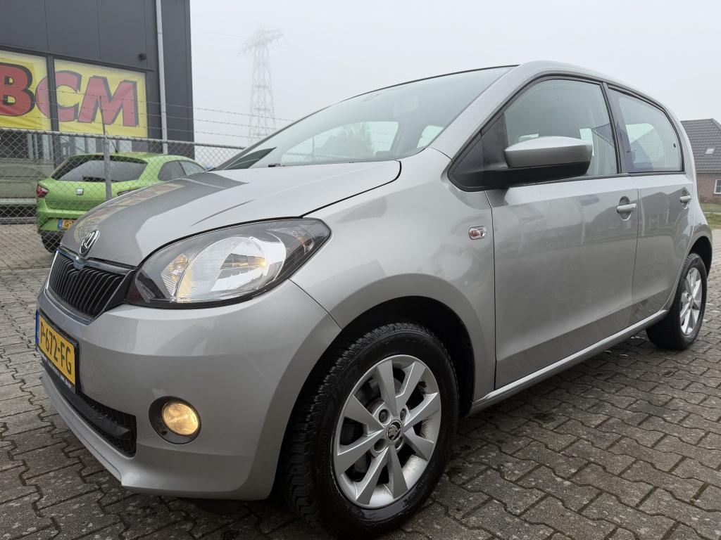 Skoda Citigo 1.0 5 Deurs Navigatie Airco Apk feb 2027, Gebruikt, Euro 6, 4 stoelen, Bedrijf