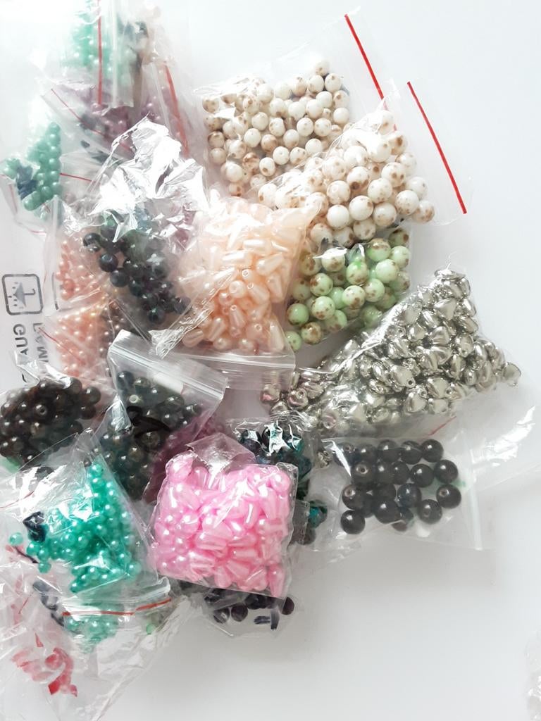 OPRUIMING Nieuwe restanten kralen enz (01), Ophalen of Verzenden, Nieuw, Kraal