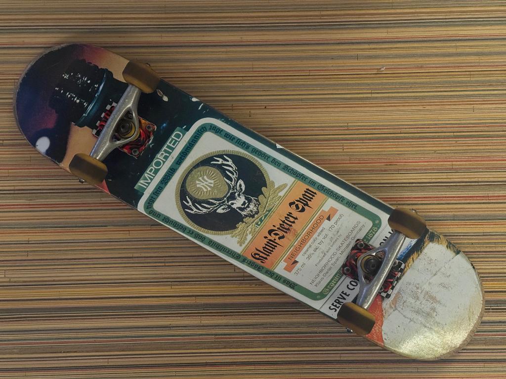 Vintage - Neighborhood Skateboard met Spitfire trucks - 7.5, Sport en Fitness, Skateboarden, Ophalen, Gebruikt, Skateboard