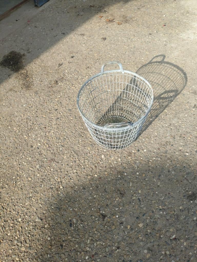 Ijzeren korf, Ophalen