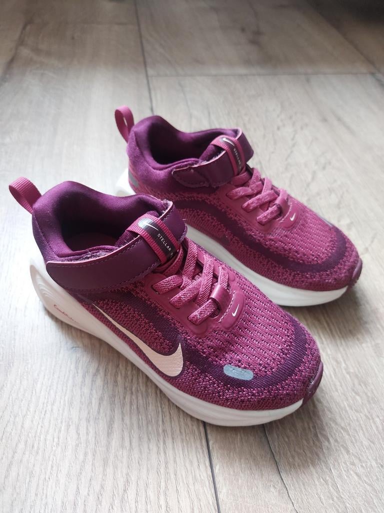 Nike Stellar Ride

Hardloopschoenen voor kids maat 27,5, Ophalen of Verzenden, Zo goed als nieuw, Jongen of Meisje