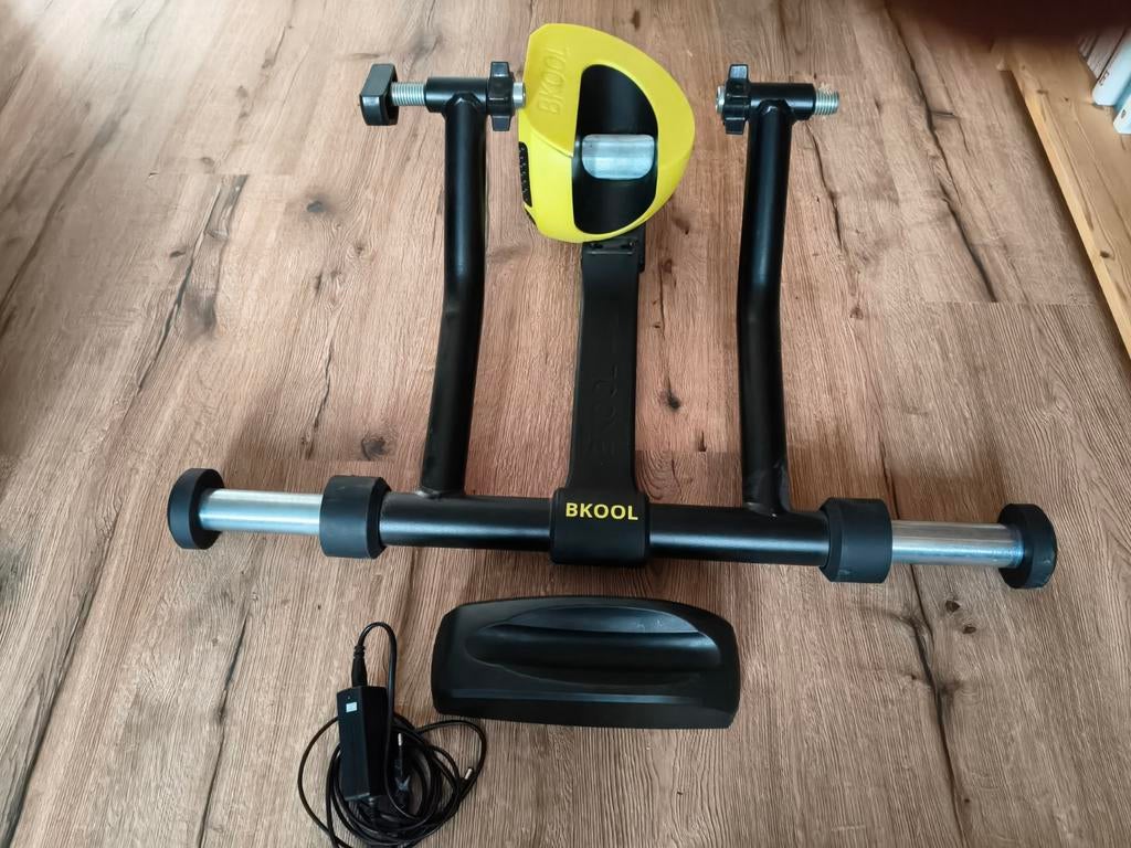 Bkool Smart Pro 2 fietstrainer, Sport en Fitness, Wielrennen, Ophalen of Verzenden, Zo goed als nieuw, Overige typen