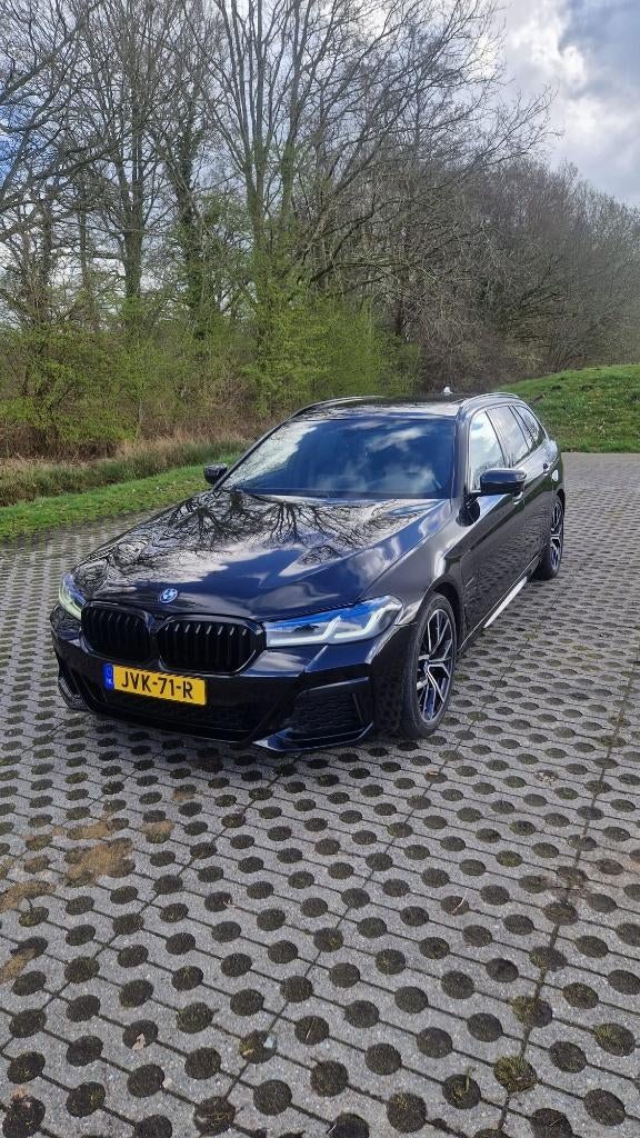 BMW 5-Serie 530e 292pk Aut 2024 Zwart  BTW, 1998 cc, Achterwielaandrijving, 4 cilinders, USB
