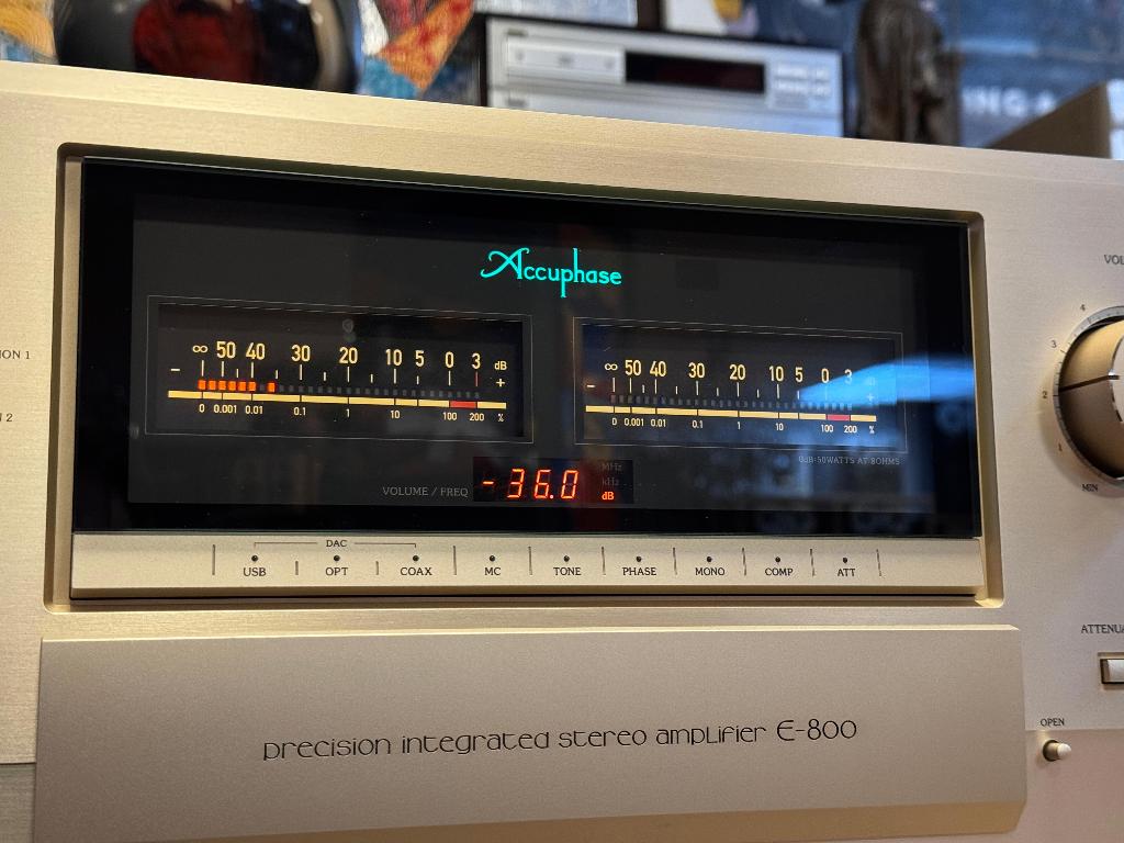 Accuphase E-800, Audio, Tv en Foto, Versterkers en Receivers, Overige merken, Gebruikt, Ophalen of Verzenden, 120 watt of meer