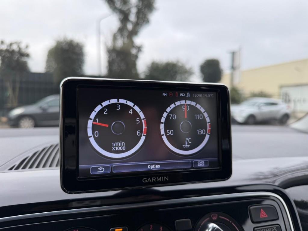 Volkswagen UP 1.0 cross Up! navi stoelverw. PDC cruise, 21 km/l, Euro 5, Gebruikt, Up!