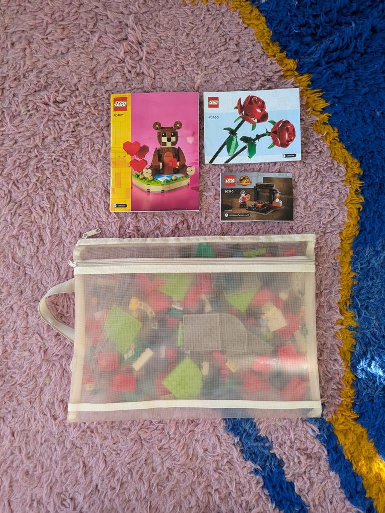 Diverse LEGO sets: Valentijnsbeer, Rozen & Jurassic World, Kinderen en Baby's, Speelgoed | Duplo en Lego, Ophalen of Verzenden