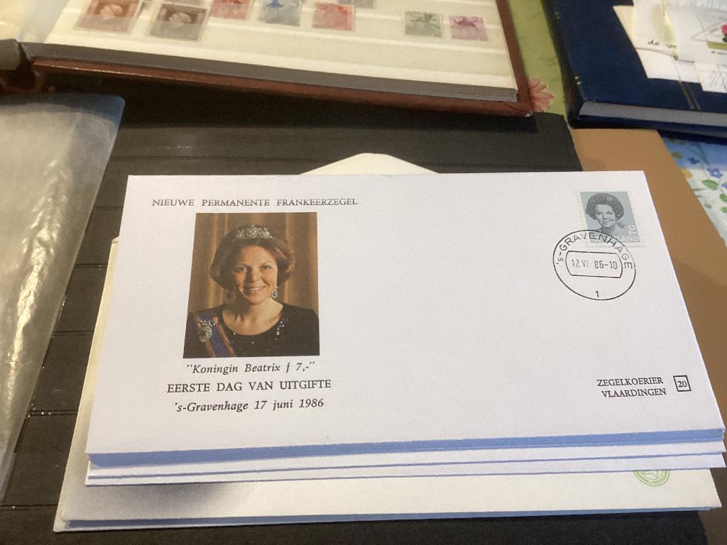 No1056 Beatrix no20 Zegelkoerier Heb van Nederland jaargang, Postzegels en Munten, Postzegels | Eerstedagenveloppen, Ophalen, Onbeschreven