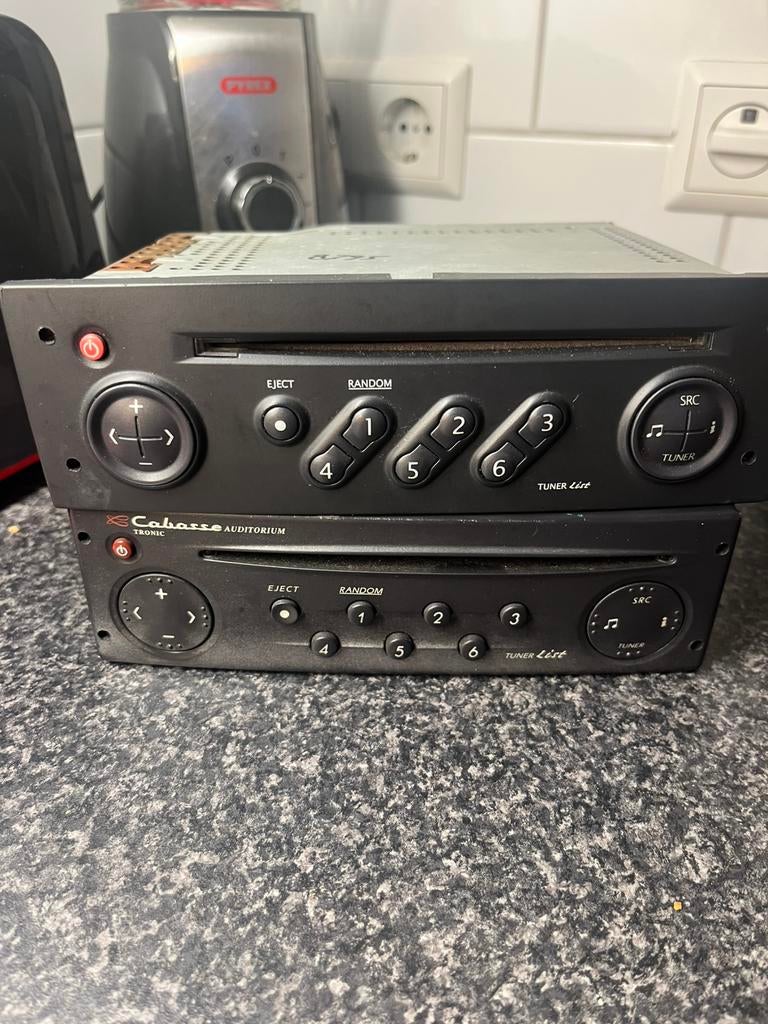 Renault radio’s 2 stuks., Ophalen of Verzenden, Gebruikt