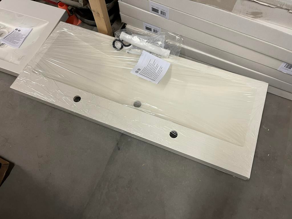 Partij 30 Nieuwe Wastafels 120x49 cm - Ideaal voor Projecten, Ophalen, 100 tot 150 cm, Nieuw, Wasbak of Wastafel