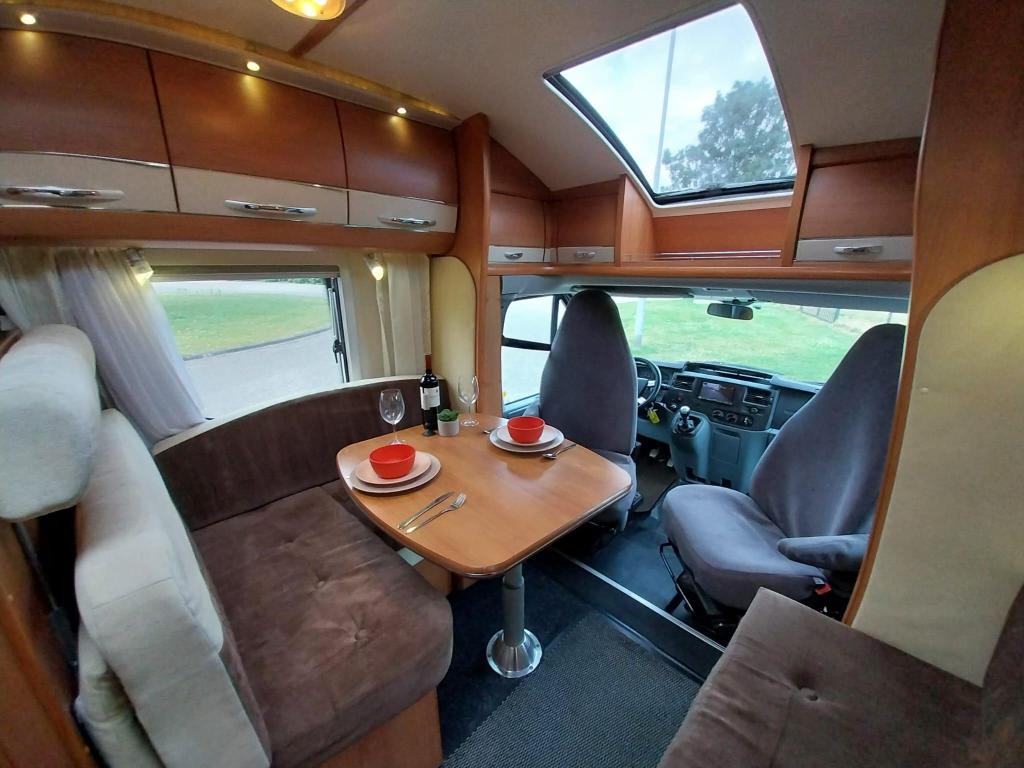 Nette Hobby 650 ESC LE, met extra lage bedden en trekhaak !!, Niet ingevuld, Ringverwarming, Airbags, Hobby