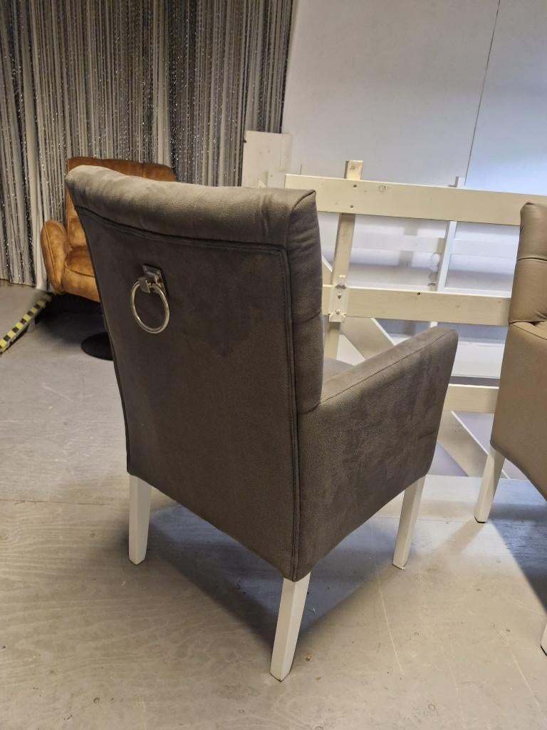 *OPRUIMING* 1 Landelijke Eetkamerstoel Bianca €209 NU €99 1, Overige kleuren, Nieuw, Ophalen of Verzenden, Landelijke eetkamerstoel Bianca Capiton Gratis Bezorging