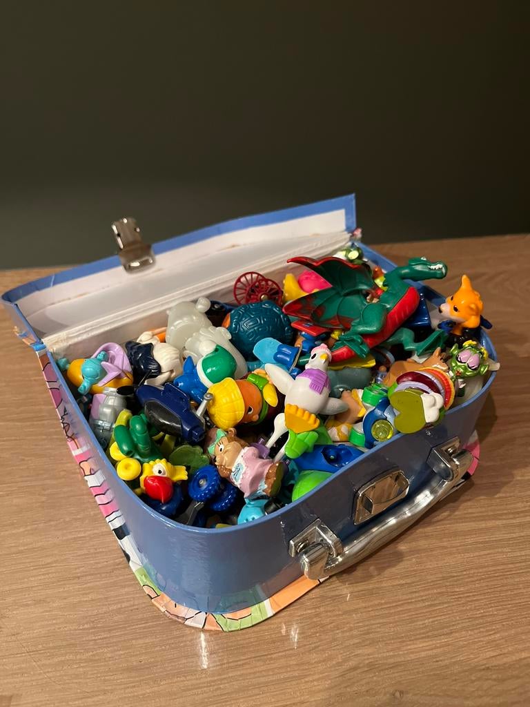 Lot Kinder surprise ei poppetjes, Ophalen of Verzenden