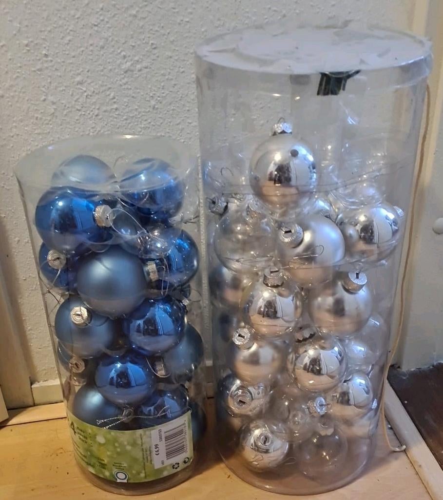 Kerstballen 2 dozen/kokers, Ophalen