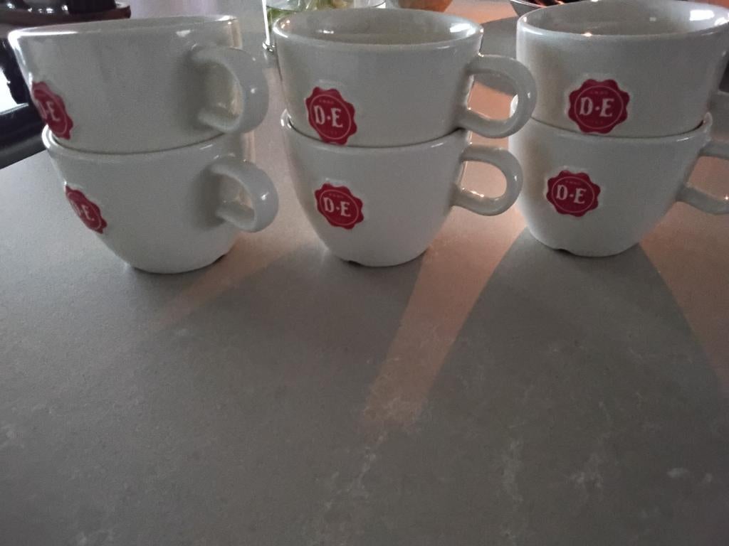 6 stuks cappuccino mokken van Douwe Egberts, Ophalen of Verzenden, Porselein, Overige stijlen, Kop(pen) en/of Schotel(s)