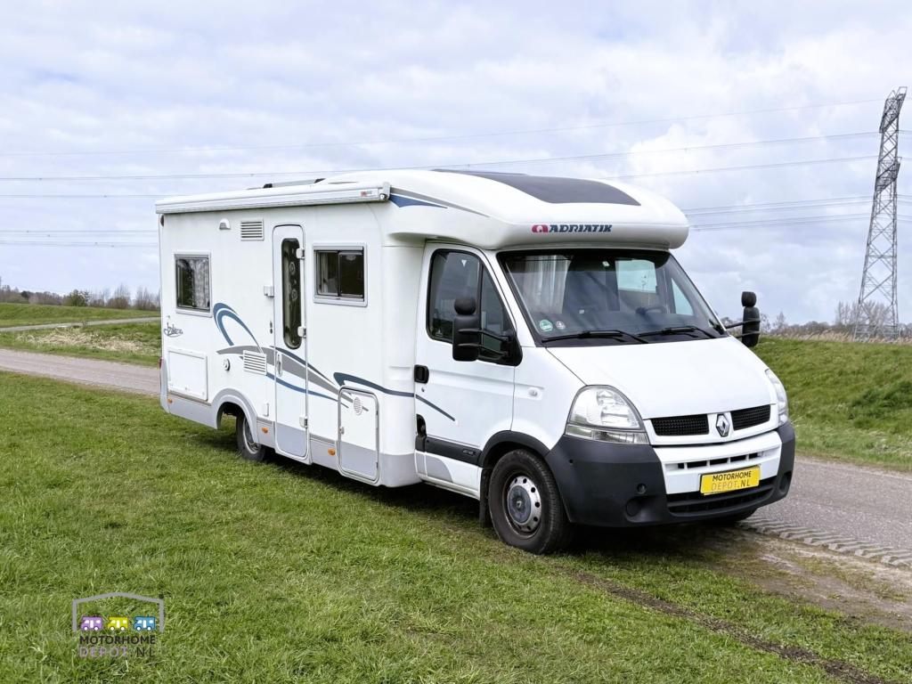 Adria Adriatik 687 SP | 2006 | 5 gordelplaatsen | Org.NL, Caravans en Kamperen, Campers, Niet ingevuld, Ringverwarming, Luifel