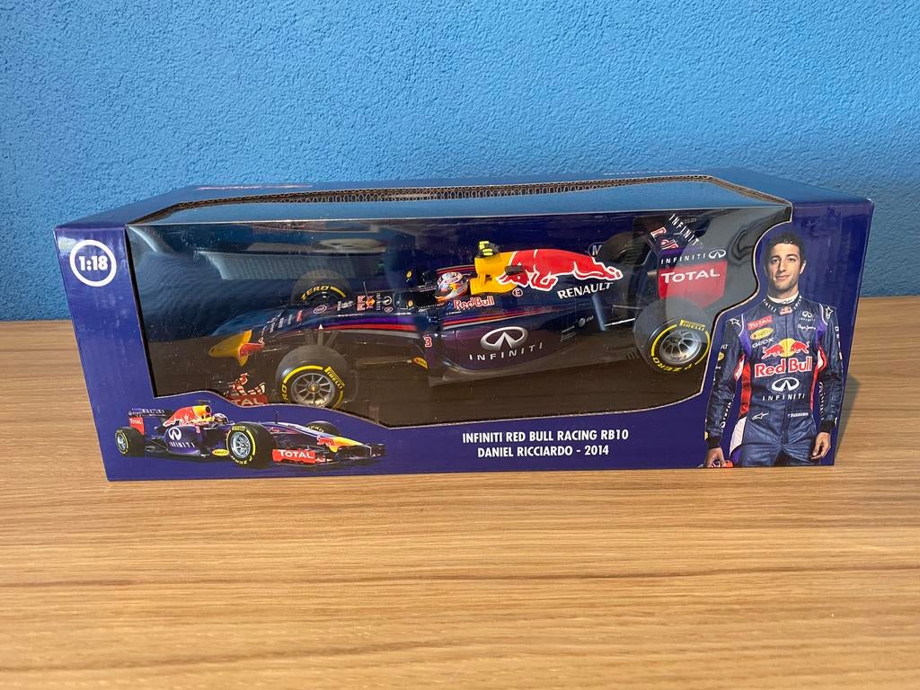 Red Bull RB10 Daniël Riciardo 1:18 Minichamps, Ophalen of Verzenden, Zo goed als nieuw, Auto, MiniChamps