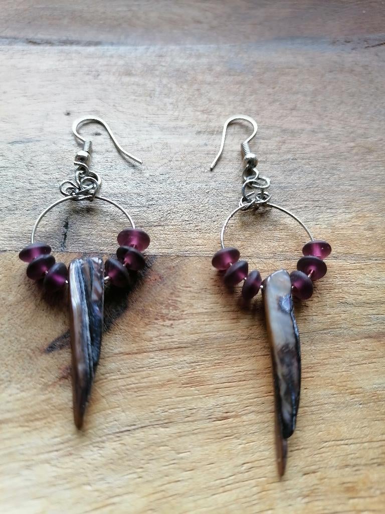 Nieuwe zelfgemaakte oorbellen met parelmoer, Sieraden, Tassen en Uiterlijk, Oorbellen, Overige materialen, Hangers, Paars, Nieuw