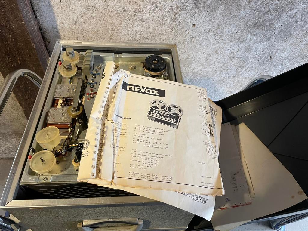 Vintage Revox G-36 bandrecorder loop of sloop, Ophalen, Defecte bandrecorder, Met stofkap