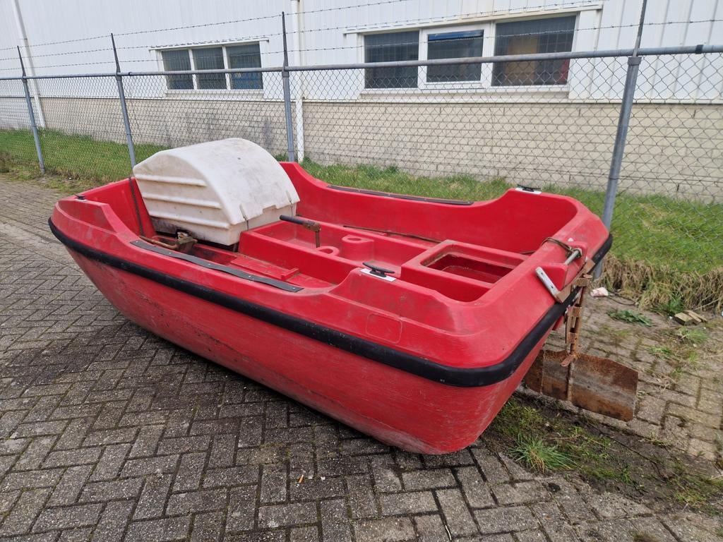 Waterfiets met zelflozende kuip kan buitenboordmotor op, Ophalen of Verzenden