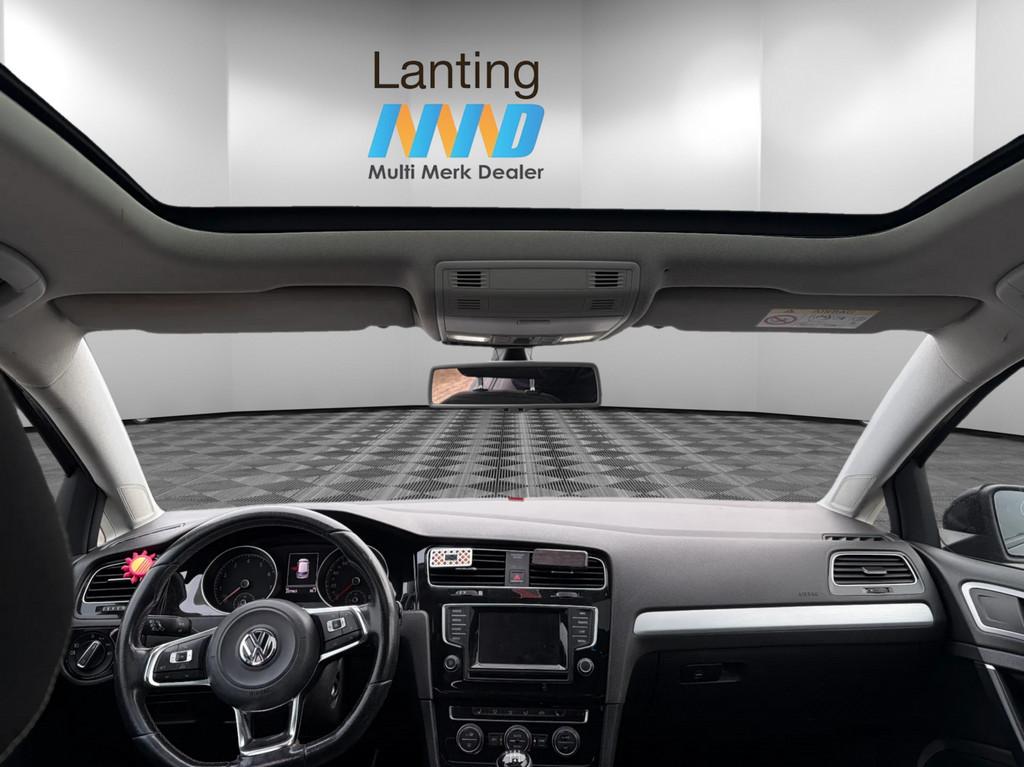 Volkswagen Golf 1.2 TSI Business Edition R Connected pano, Voorwielaandrijving, Stof, Gebruikt, 4 cilinders