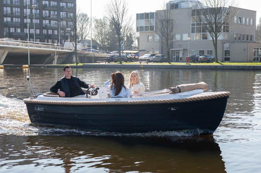 Giant Prestige 485EX, Ophalen, 10 tot 30 pk, 6 meter of meer, Nieuw