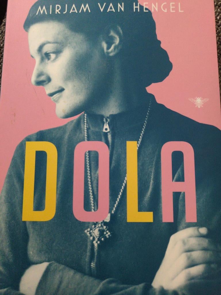 Dola - Mirjam van Hengel (biografie), Ophalen of Verzenden, Nieuw, Mirjam van Hengel, Nederland
