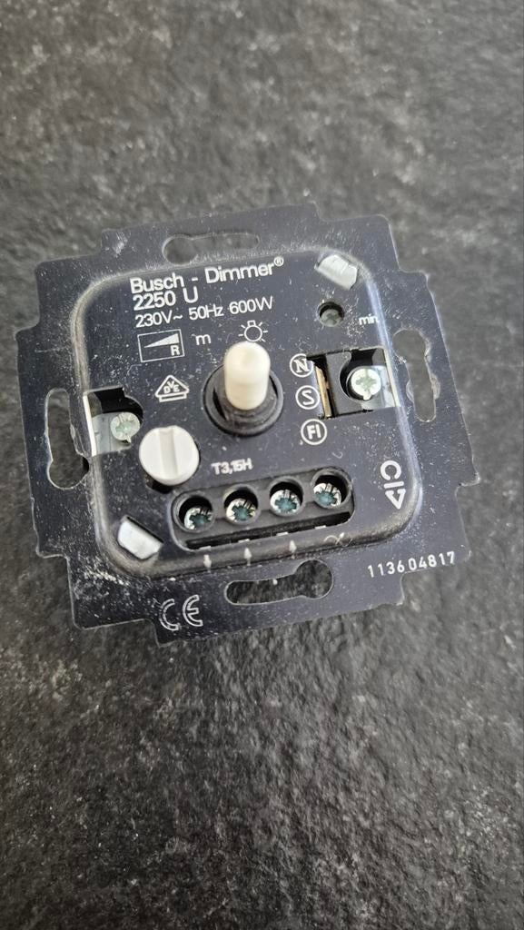 Busch-Jaeger Inbouw Dimmer 2250 U - 230V 50Hz 600W, Ophalen of Verzenden, Gebruikt, Overige typen