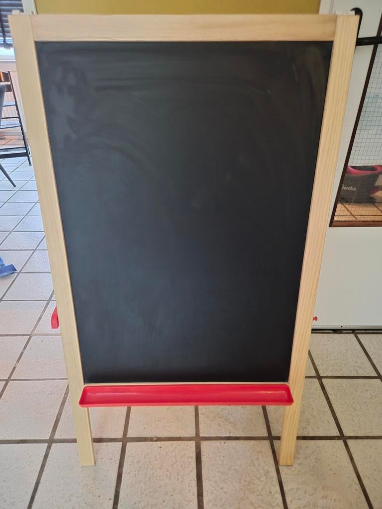 Dubbelzijdig Ikea kinder schoolbord (krijt-stift), Ophalen, Zo goed als nieuw