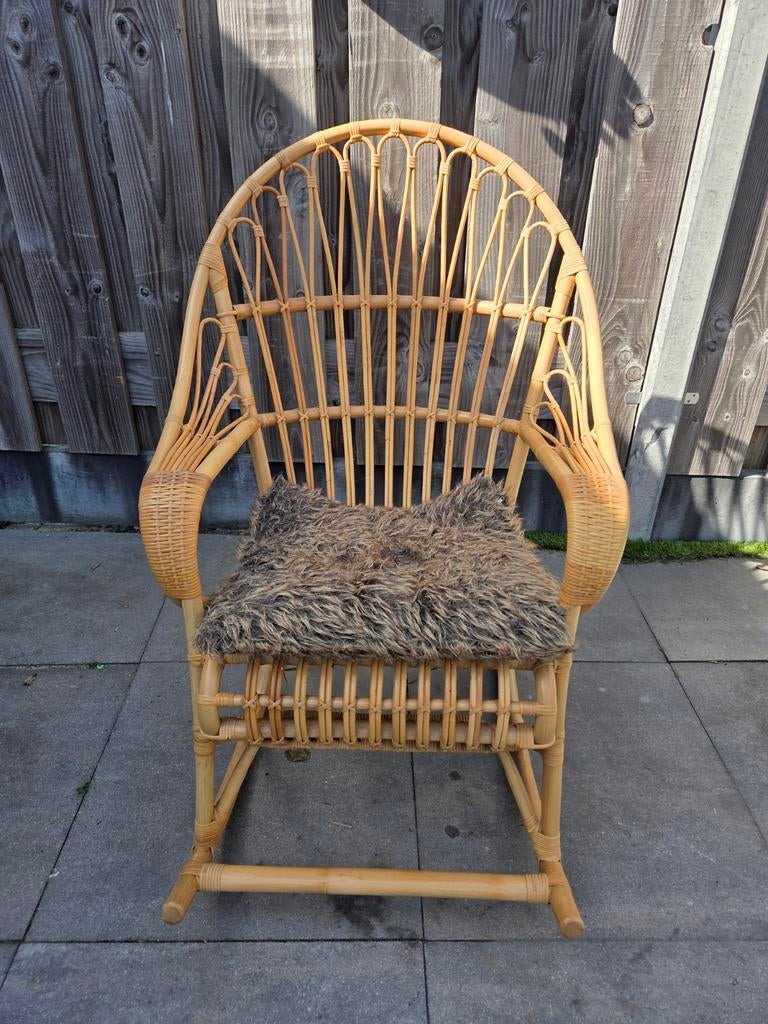 Rotan schommelstoel, Huis en Inrichting, Stoelen, Ophalen, Gebruikt, Bruin, Riet of Rotan