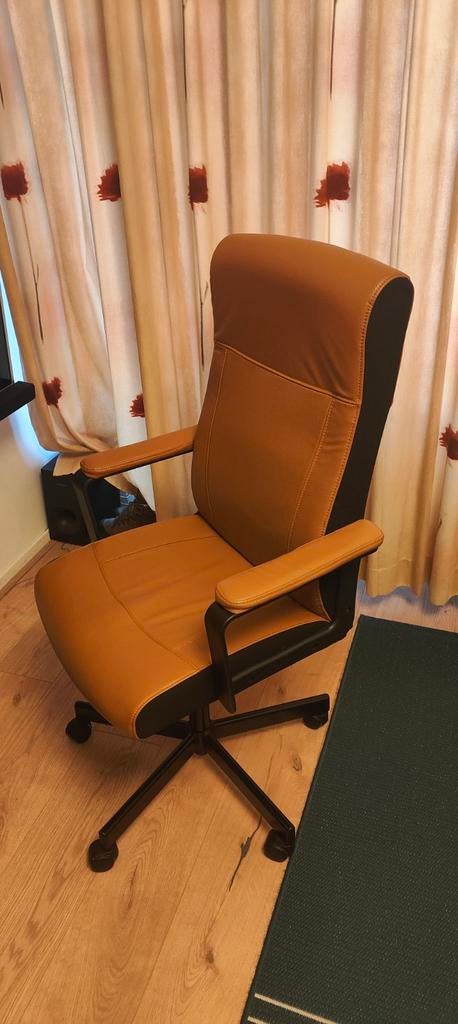 MILLBERGET
Bureaustoel, Murum goudbruin, alleen ophalen, Huis en Inrichting, Bureaustoelen, Ophalen of Verzenden, Gebruikt, Bruin