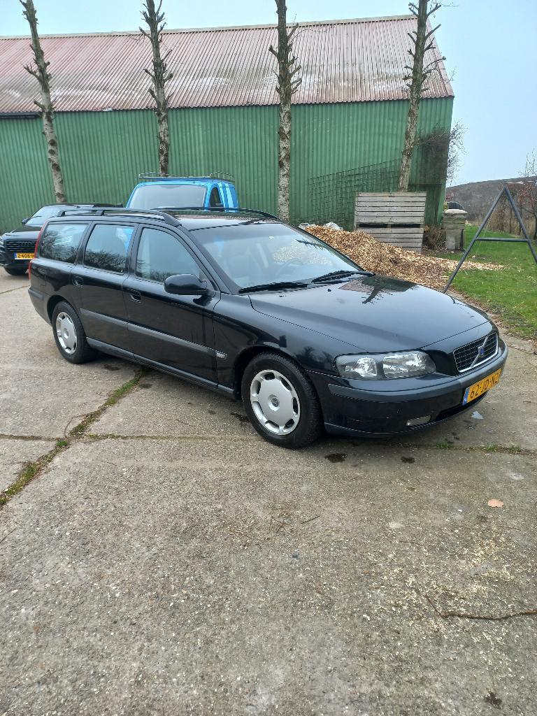 Volvo V70 2.4 170PK AUT 2002 Zwart, 1800 kg, Zwart, Zwart, Stationwagon