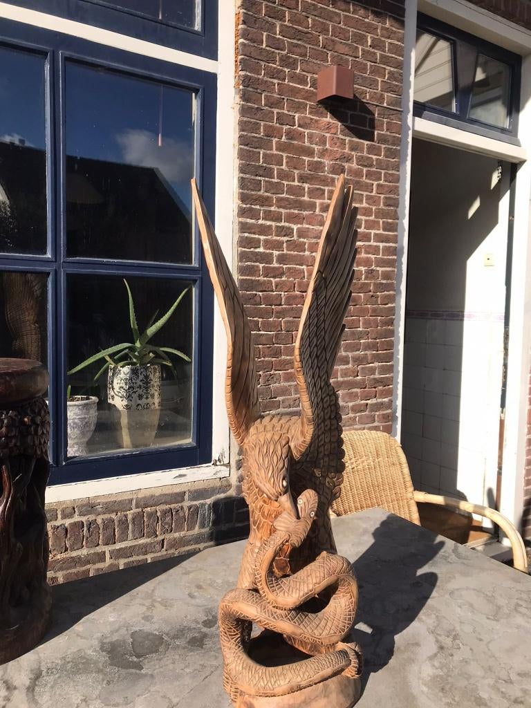 Uniek houten snijwerk van een adelaar met slang, Antiek en Kunst, Kunst | Beelden en Houtsnijwerken, Ophalen, Houtsnijwerk, Handgemaakt