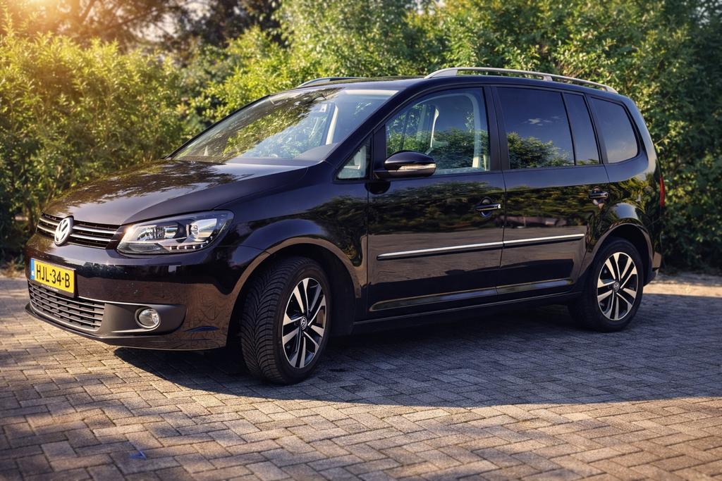 Volkswagen Touran 1.4 TSI Eco GAS 110KW 2012 Zwart,7 zitter, Voorwielaandrijving, 4 cilinders, CNG (Aardgas), 1598 kg