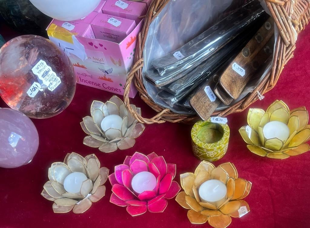 PRACHTIGE LOTUS VORM KAARSHOUDERS VAN CAPIZ SCHELP nu €7,95, Overige materialen, Overige kleuren, Nieuw, Ophalen of Verzenden