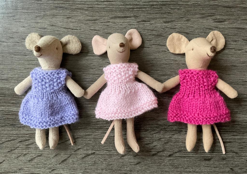 Super leuke hand gebreide jurkjes voor Maileg muisje 12/13, Verzenden, Nieuw, Kleertjes