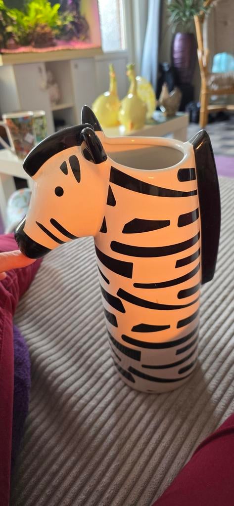 Zebra vaas / kan - zwart-wit gestreept, Zwart, Aardewerk of Porselein, Ophalen of Verzenden, Zo goed als nieuw