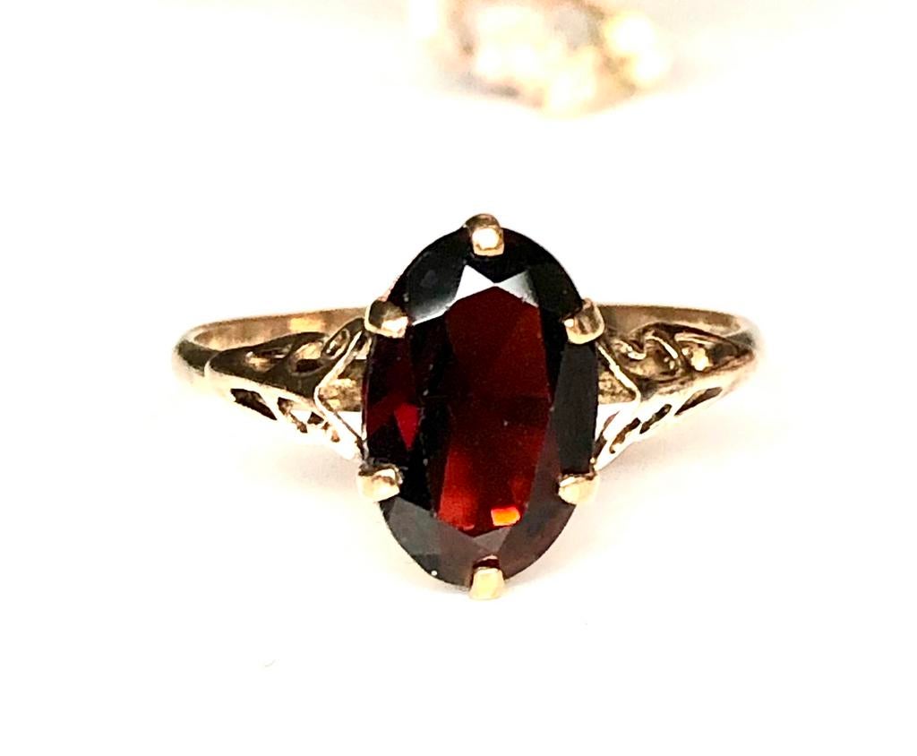 Antieke 9k gouden ring granaat maat 18 1/4, 18 tot 19, Gebruikt, Ophalen of Verzenden, Met edelsteen