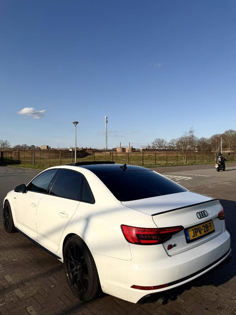 Audi A4 2.0 TFSI 190pk S-Line |S4 Look|Pano|ACC, Auto's, Audi, Automaat, Achterwielaandrijving, 190 pk, 1984 cc