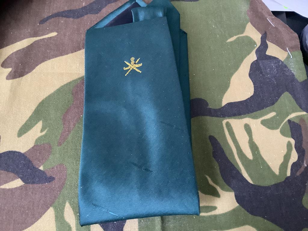 Stropdas van het Korps Commando Troepen, Ophalen of Verzenden, Landmacht, Nederland, Embleem of Badge