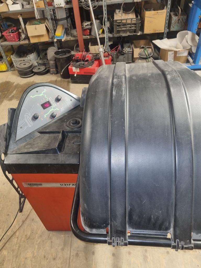 Faicom U.217 A Bandenbalanceermachine, Ophalen, Gebruikt, Personenwagen, Banden en Velgen