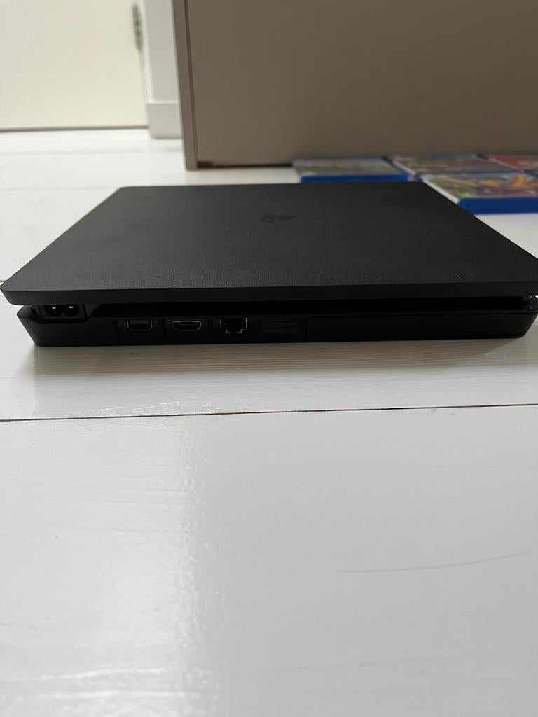 PS4 Slim met 7 games, Spelcomputers en Games, Spelcomputers | Sony PlayStation 4, Ophalen, Met games, Zo goed als nieuw, Zonder controller