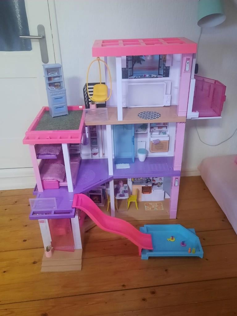 barbie dreamehouse, Kinderen en Baby's, Speelgoed | Poppenhuizen, Ophalen, Zo goed als nieuw, Poppenhuis