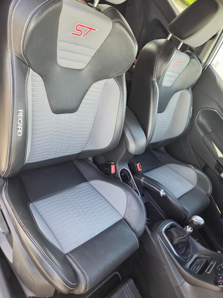 Ford Fiesta ST 180 Recaro  Stoelen Bekleding Mk7, Ophalen, Ford