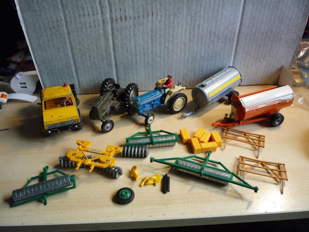 Kleine partij Britains Ford Tractor, Unimog, werktuigen etc, Ophalen of Verzenden, Gebruikt, Tractor of Landbouw, Britains